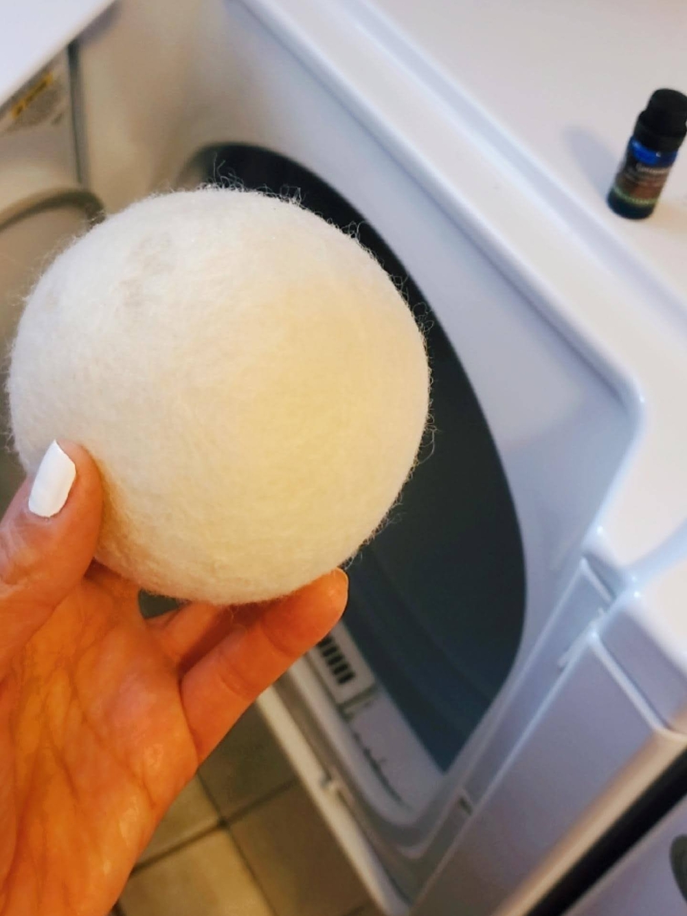 Natural White Wool Dryer Ball — Gentle Fabric Softener for Kids